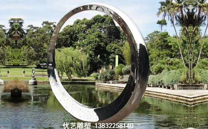 镜面不锈钢圆环雕塑