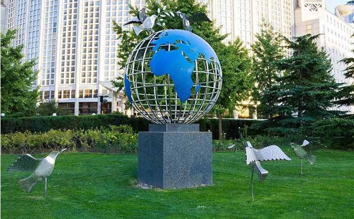 不锈钢地球仪雕塑